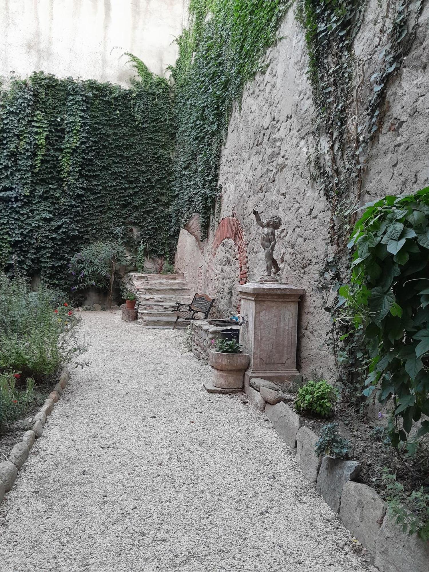 Appartement De Ville Medievale Vinca Exterior foto